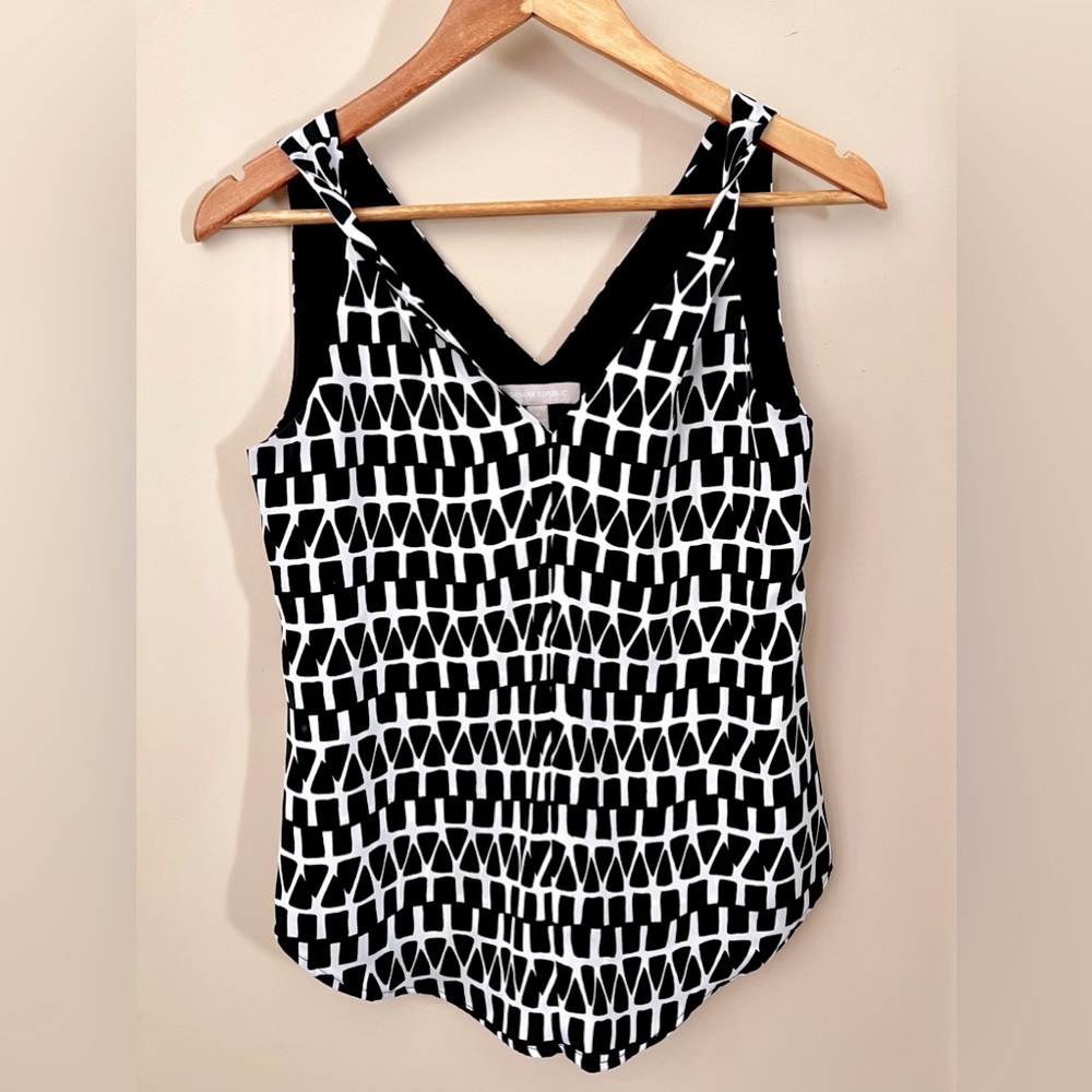 BANANA REPUBLIC sleeveless top, size 0